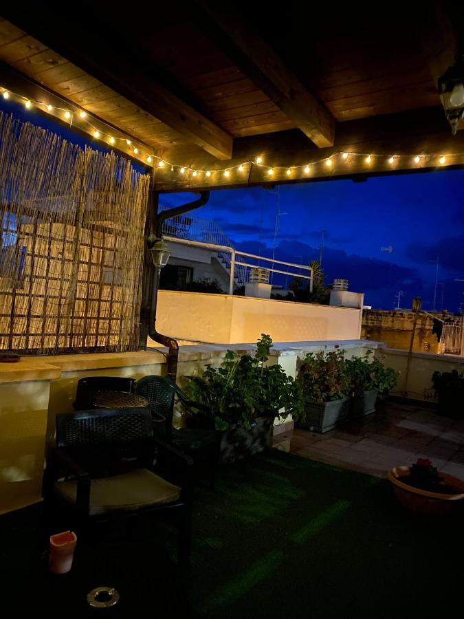 バーリLa Piccola Terrazzaアパートメント エクステリア 写真
